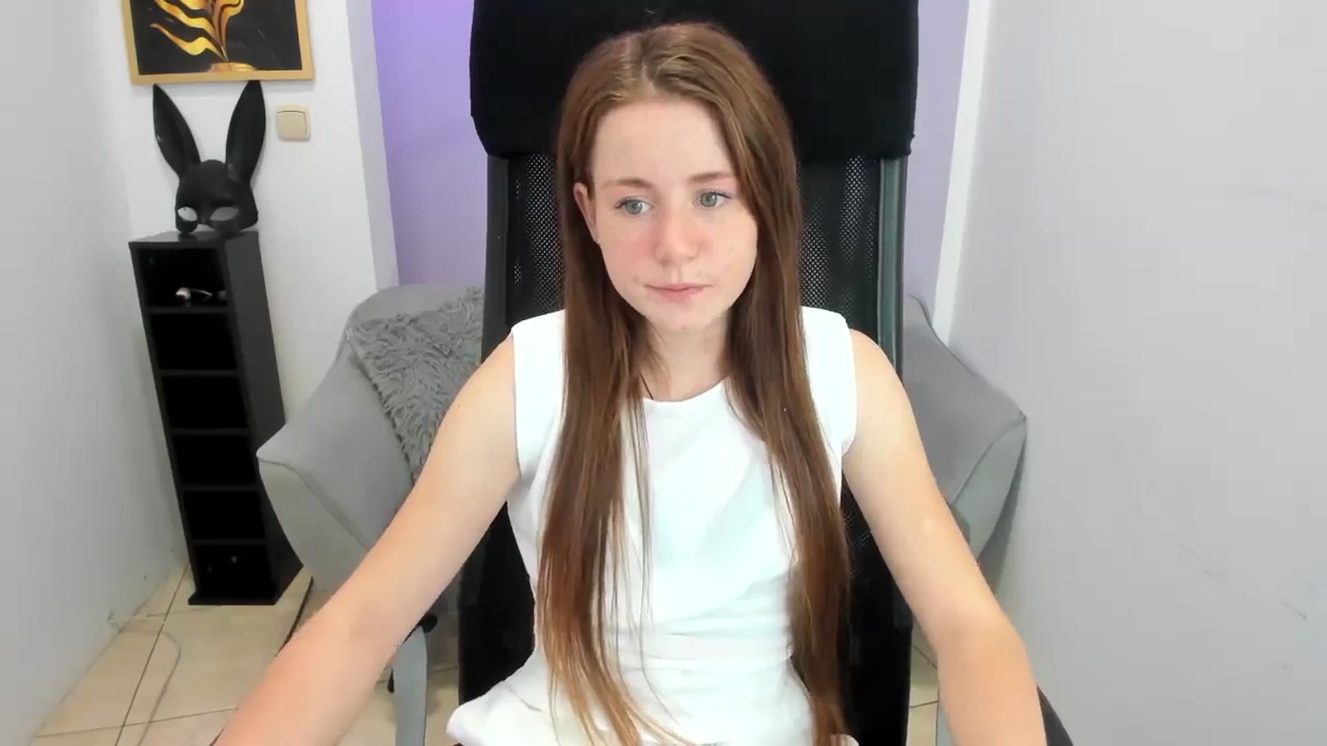 Gallery image thumbnail from Moonshinee's myfreecams stream on, 11/22/2024, 15:59 image 6 of 20