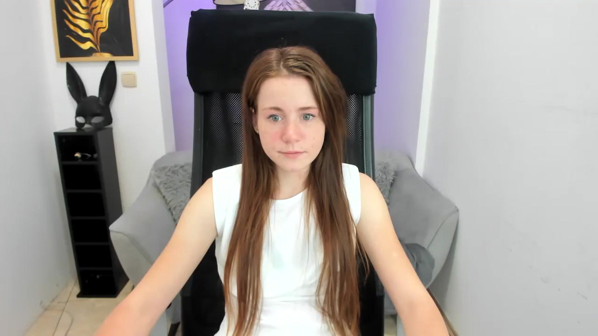 Gallery image thumbnail from Moonshinee's myfreecams stream on, 11/22/2024, 17:07 image 5 of 20