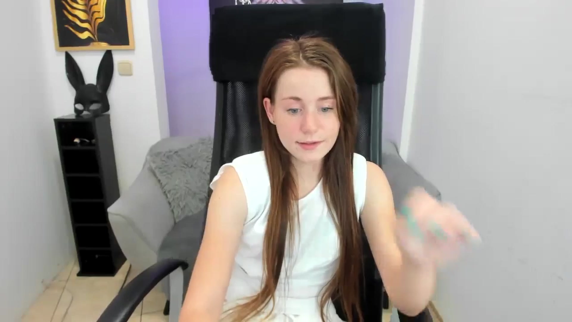 Gallery image thumbnail from Moonshinee's myfreecams stream on, 11/22/2024, 19:27 image 15 of 20