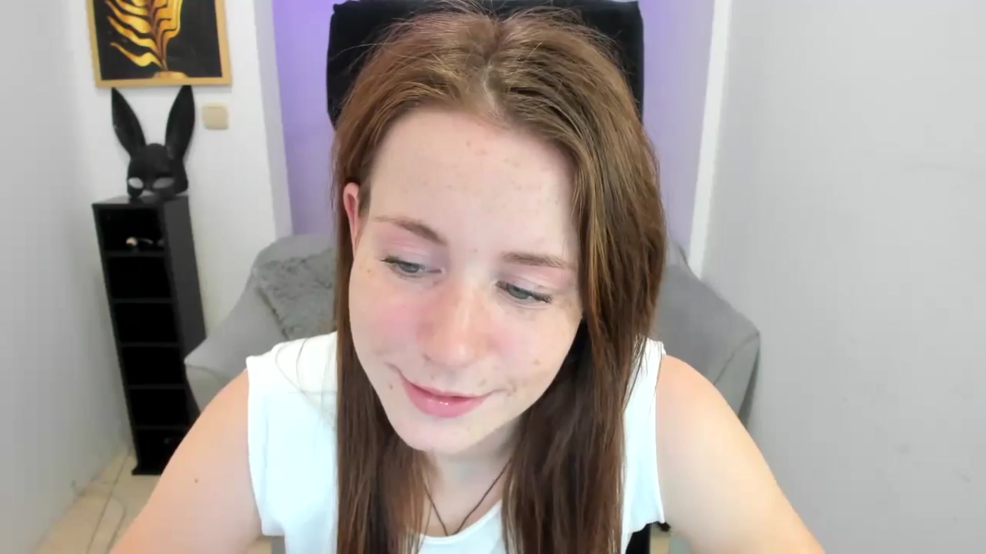 Gallery image thumbnail from Moonshinee's myfreecams stream on, 11/22/2024, 19:27 image 17 of 20