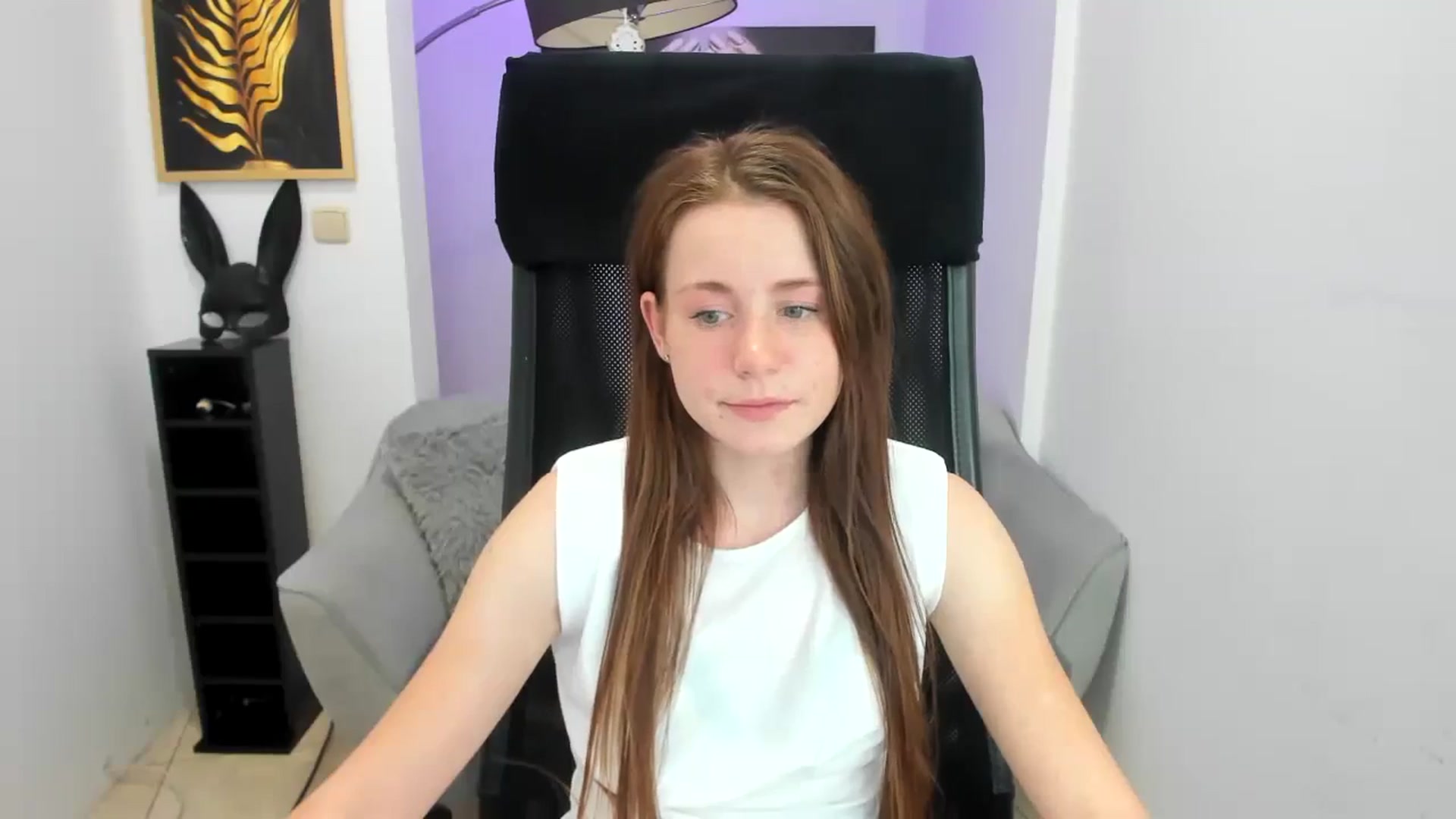 Gallery image thumbnail from Moonshinee's myfreecams stream on, 11/22/2024, 20:58 image 2 of 20