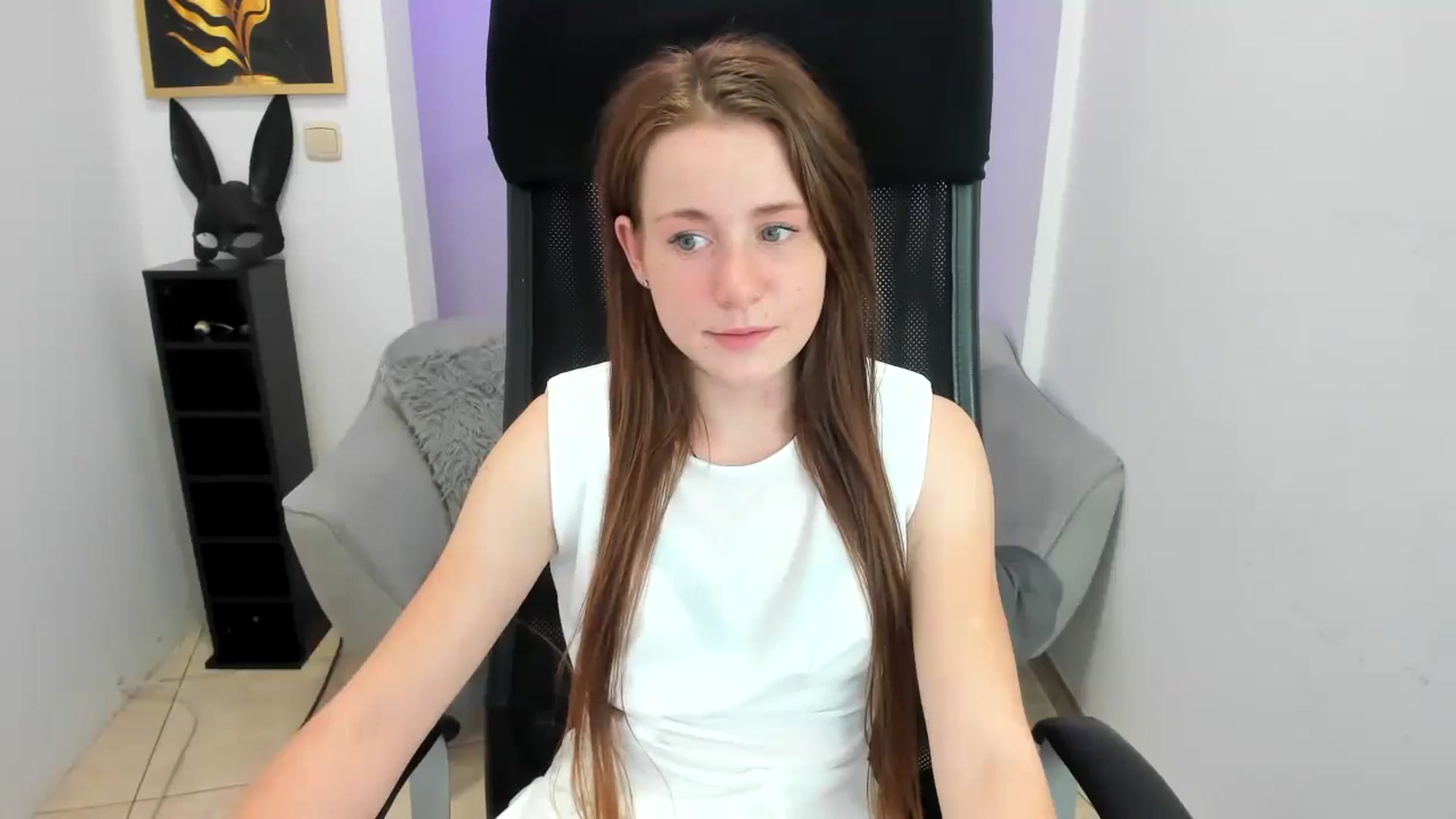 Gallery image thumbnail from Moonshinee's myfreecams stream on, 11/22/2024, 20:58 image 6 of 20