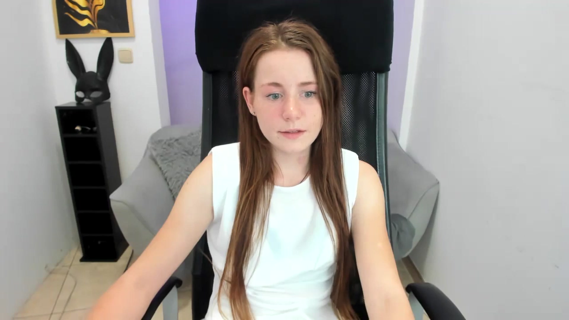 Gallery image thumbnail from Moonshinee's myfreecams stream on, 11/22/2024, 20:58 image 18 of 20