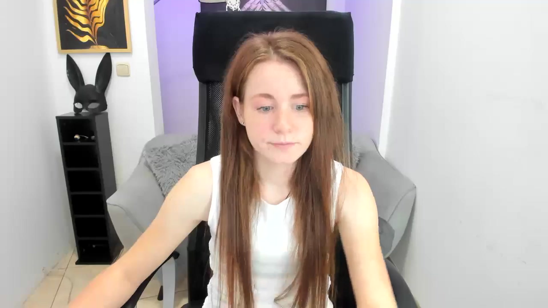Gallery image thumbnail from Moonshinee's myfreecams stream on, 11/23/2024, 14:04 image 17 of 20