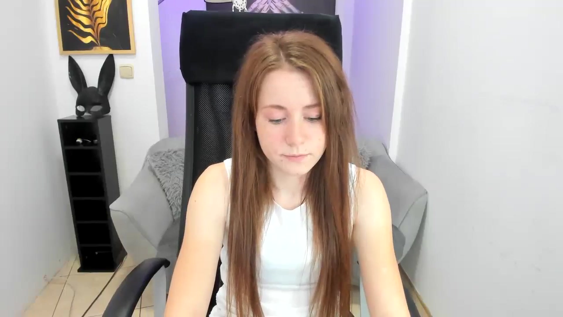 Gallery image thumbnail from Moonshinee's myfreecams stream on, 11/23/2024, 14:04 image 12 of 20