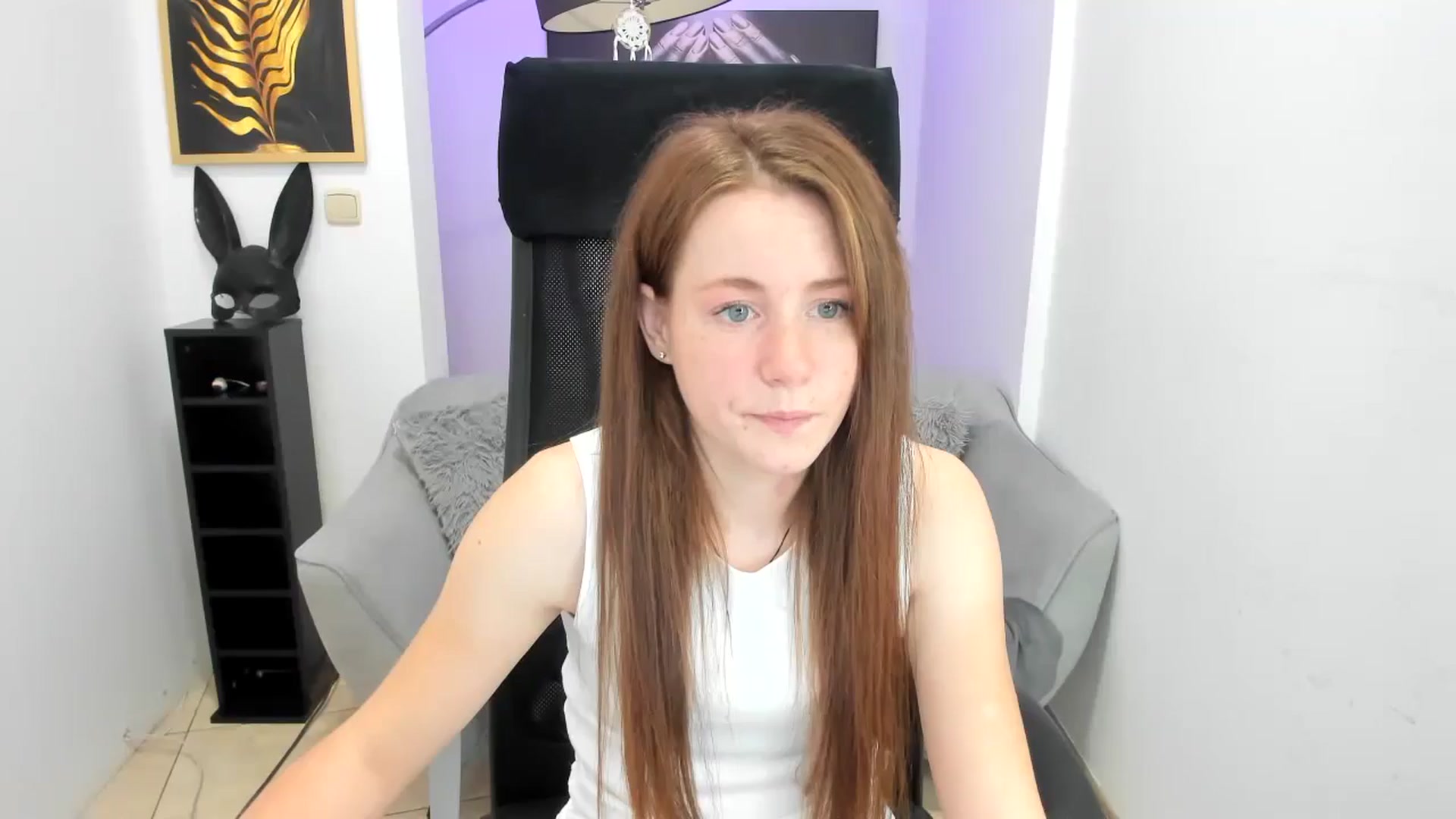 Gallery image thumbnail from Moonshinee's myfreecams stream on, 11/23/2024, 14:54 image 13 of 20