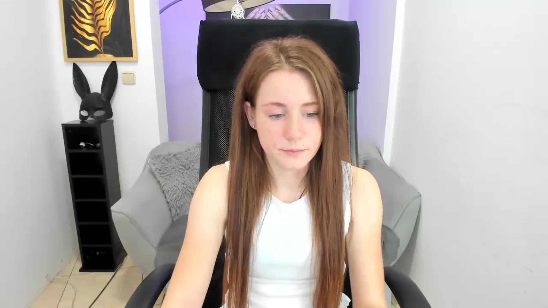 Gallery image thumbnail from Moonshinee's myfreecams stream on, 11/23/2024, 14:54 image 2 of 20