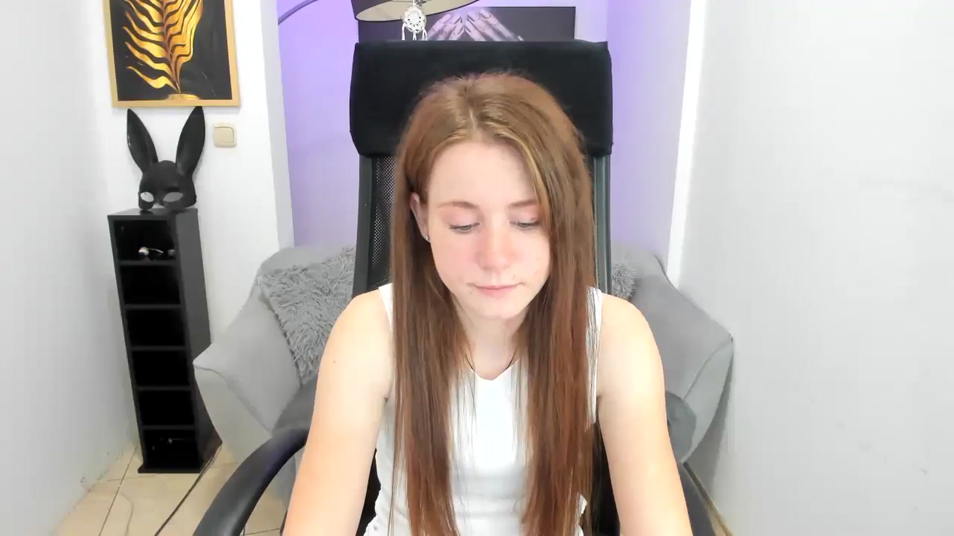 Gallery image thumbnail from Moonshinee's myfreecams stream on, 11/23/2024, 14:54 image 14 of 20