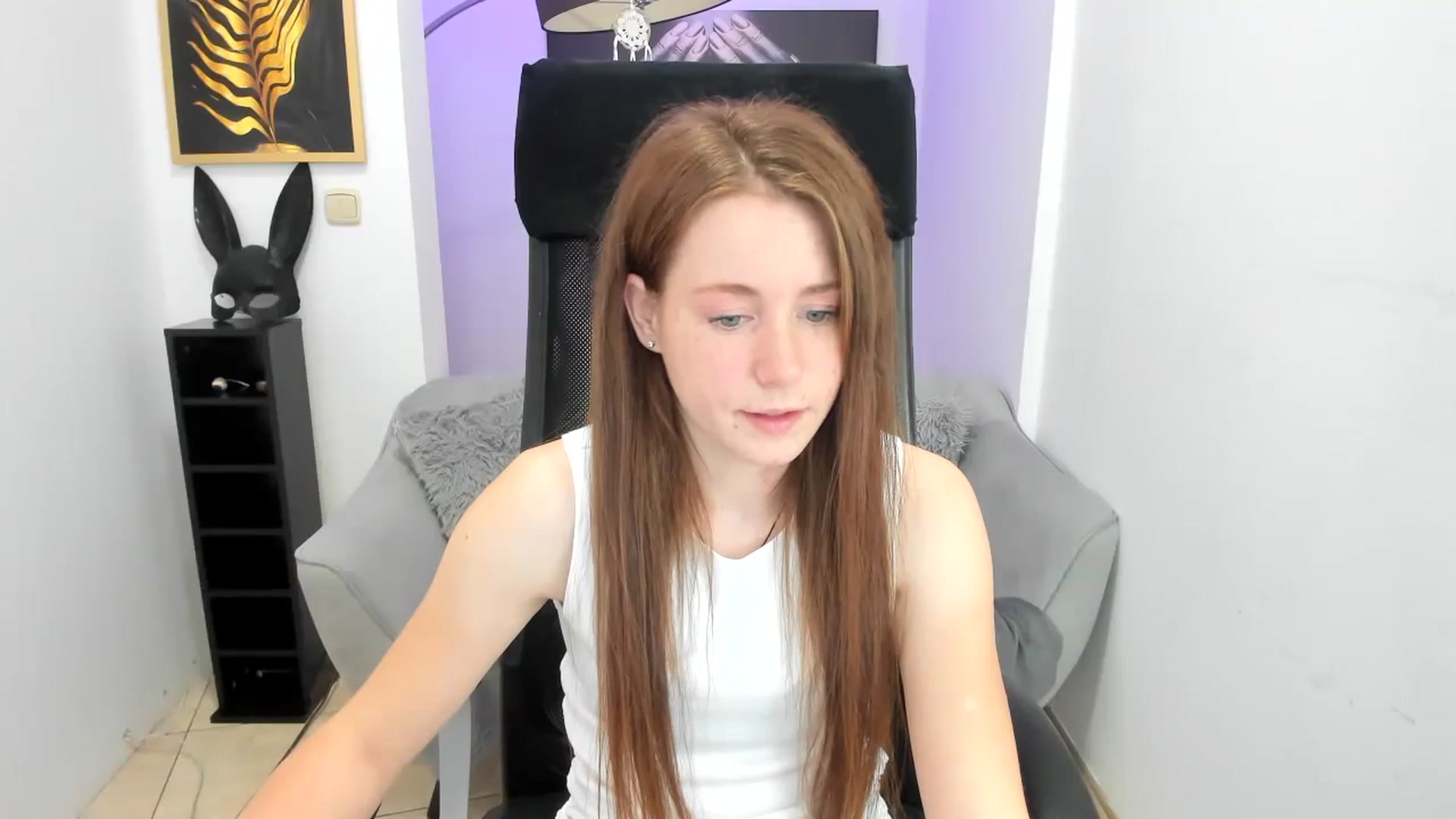Gallery image thumbnail from Moonshinee's myfreecams stream on, 11/23/2024, 14:54 image 8 of 20