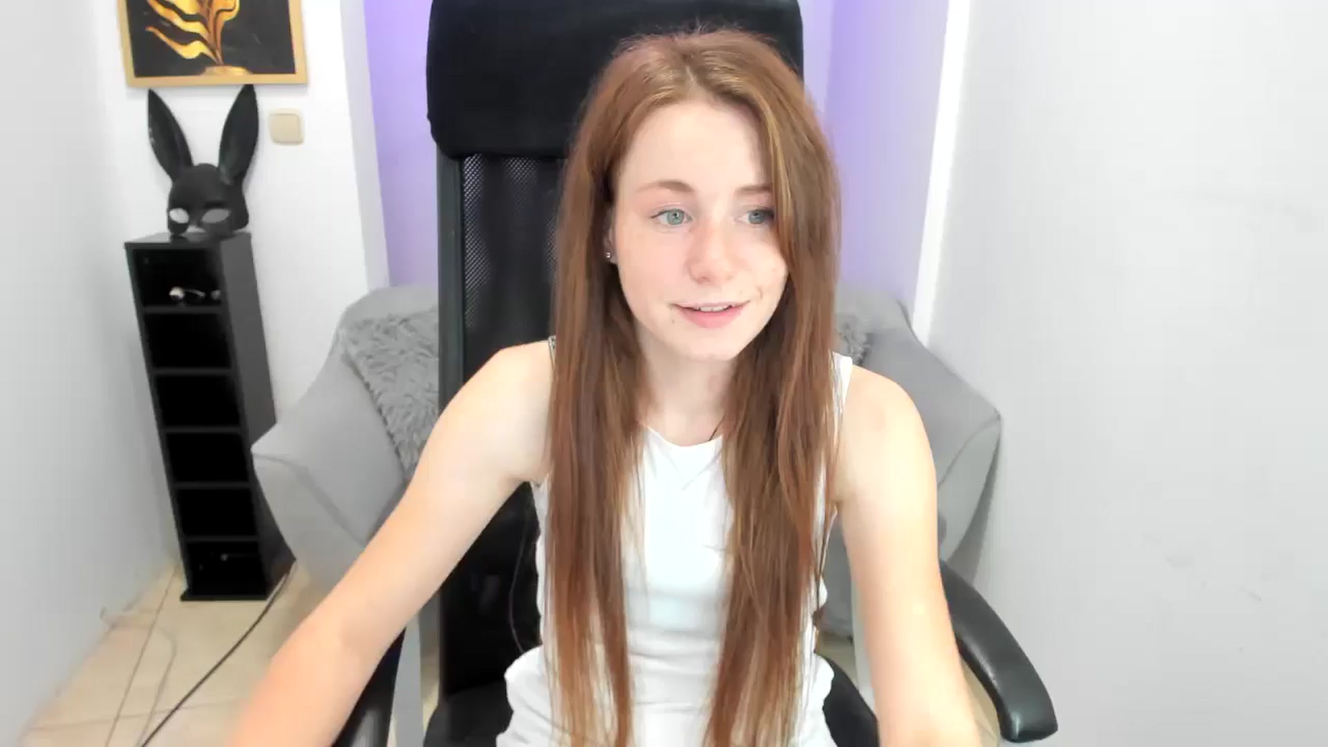 Gallery image thumbnail from Moonshinee's myfreecams stream on, 11/23/2024, 16:51 image 13 of 20