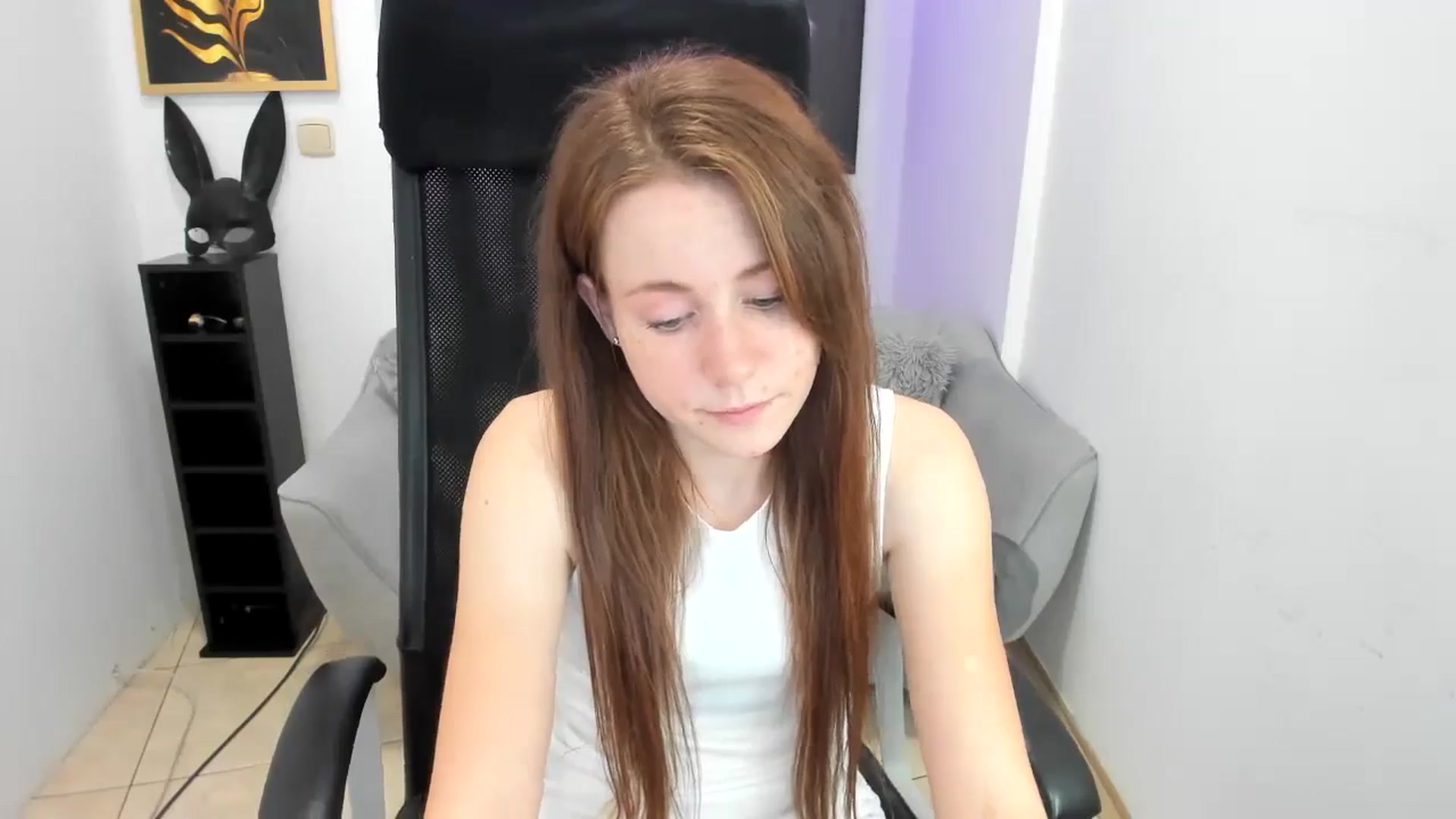 Gallery image thumbnail from Moonshinee's myfreecams stream on, 11/23/2024, 18:04 image 4 of 20