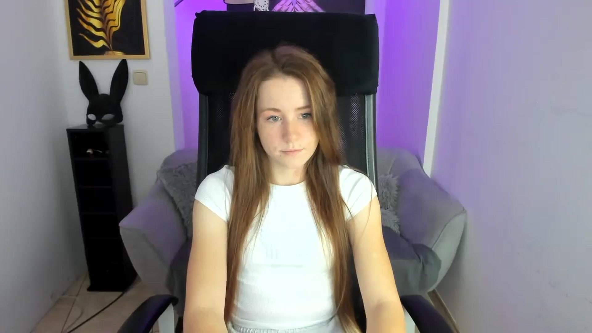 Gallery image thumbnail from Moonshinee's myfreecams stream on, 11/25/2024, 14:31 image 12 of 20