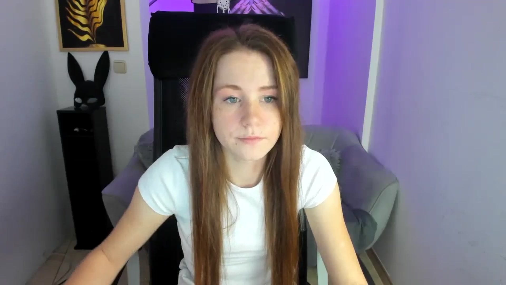 Gallery image thumbnail from Moonshinee's myfreecams stream on, 11/25/2024, 14:31 image 10 of 20