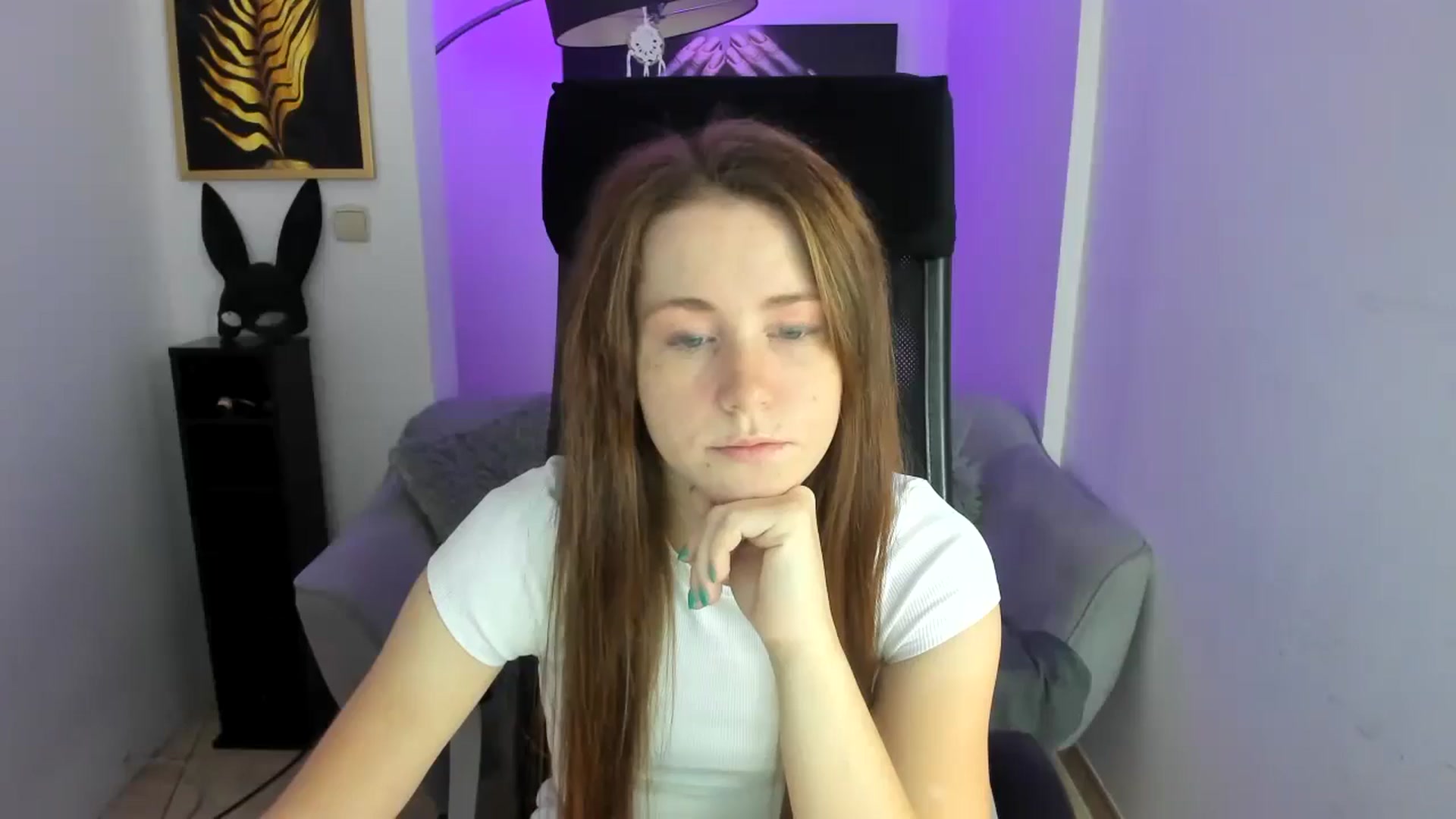 Gallery image thumbnail from Moonshinee's myfreecams stream on, 11/25/2024, 14:31 image 1 of 20