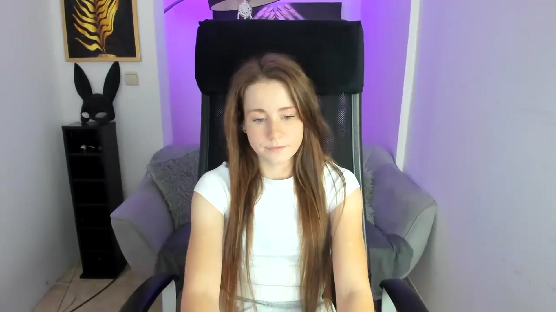 Gallery image thumbnail from Moonshinee's myfreecams stream on, 11/25/2024, 15:27 image 18 of 20