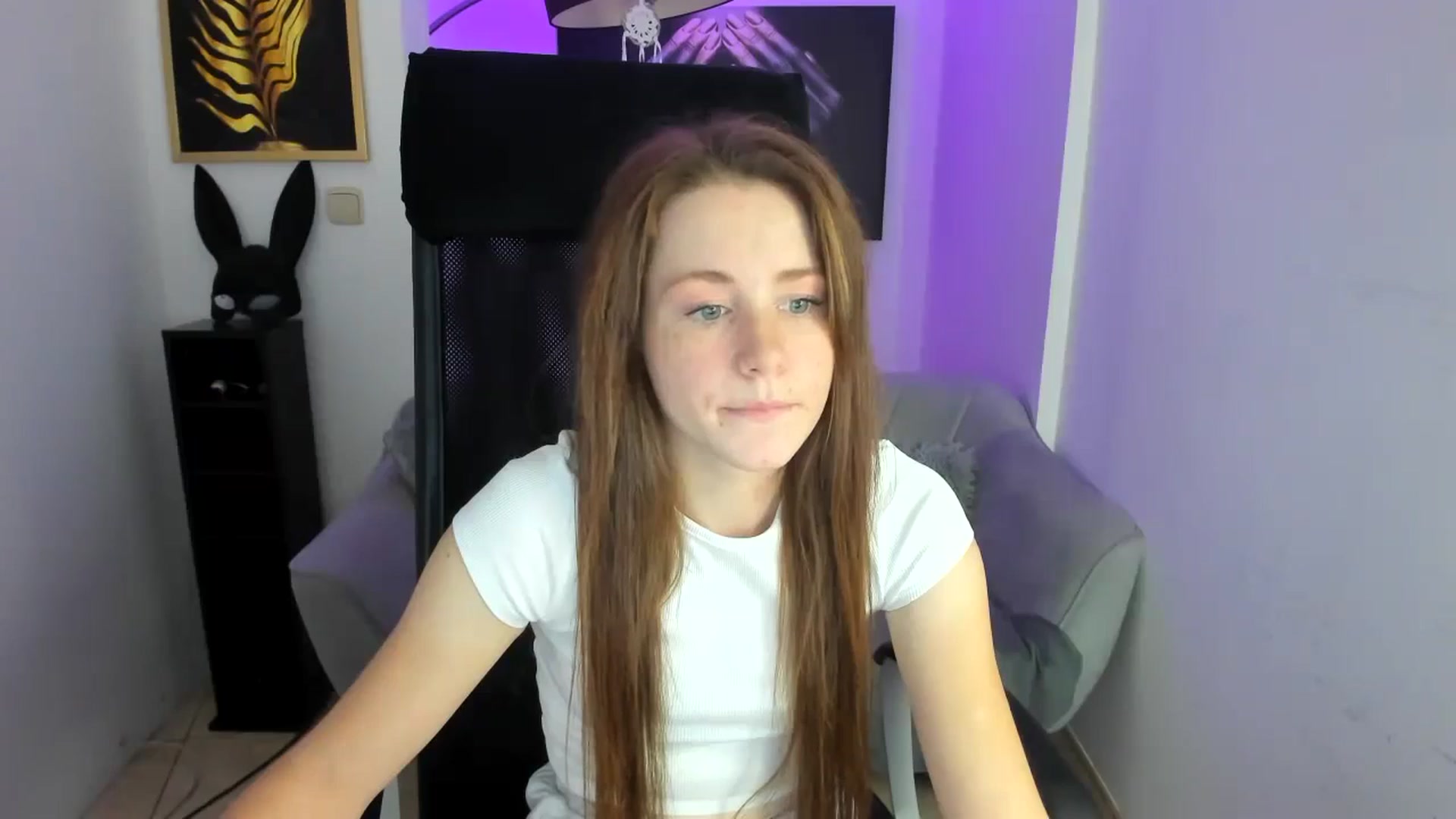Gallery image thumbnail from Moonshinee's myfreecams stream on, 11/25/2024, 15:27 image 13 of 20