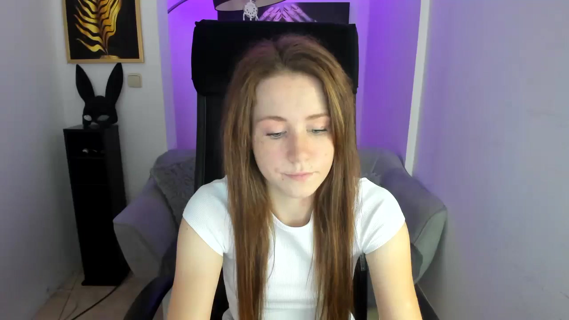 Gallery image thumbnail from Moonshinee's myfreecams stream on, 11/25/2024, 15:27 image 3 of 20