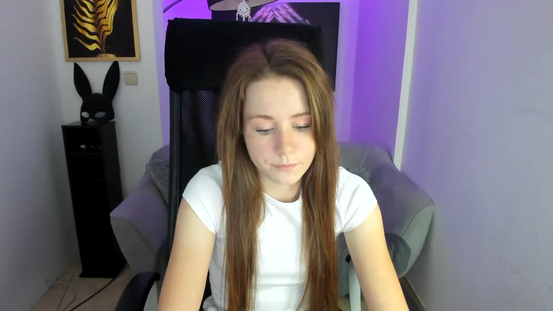 Gallery image thumbnail from Moonshinee's myfreecams stream on, 11/25/2024, 15:27 image 14 of 20