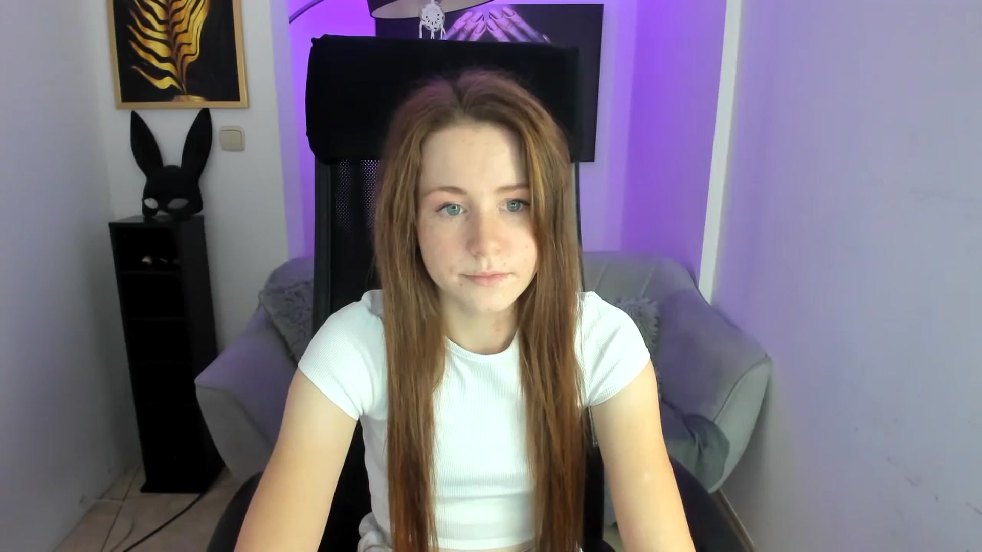 Gallery image thumbnail from Moonshinee's myfreecams stream on, 11/25/2024, 15:27 image 9 of 20