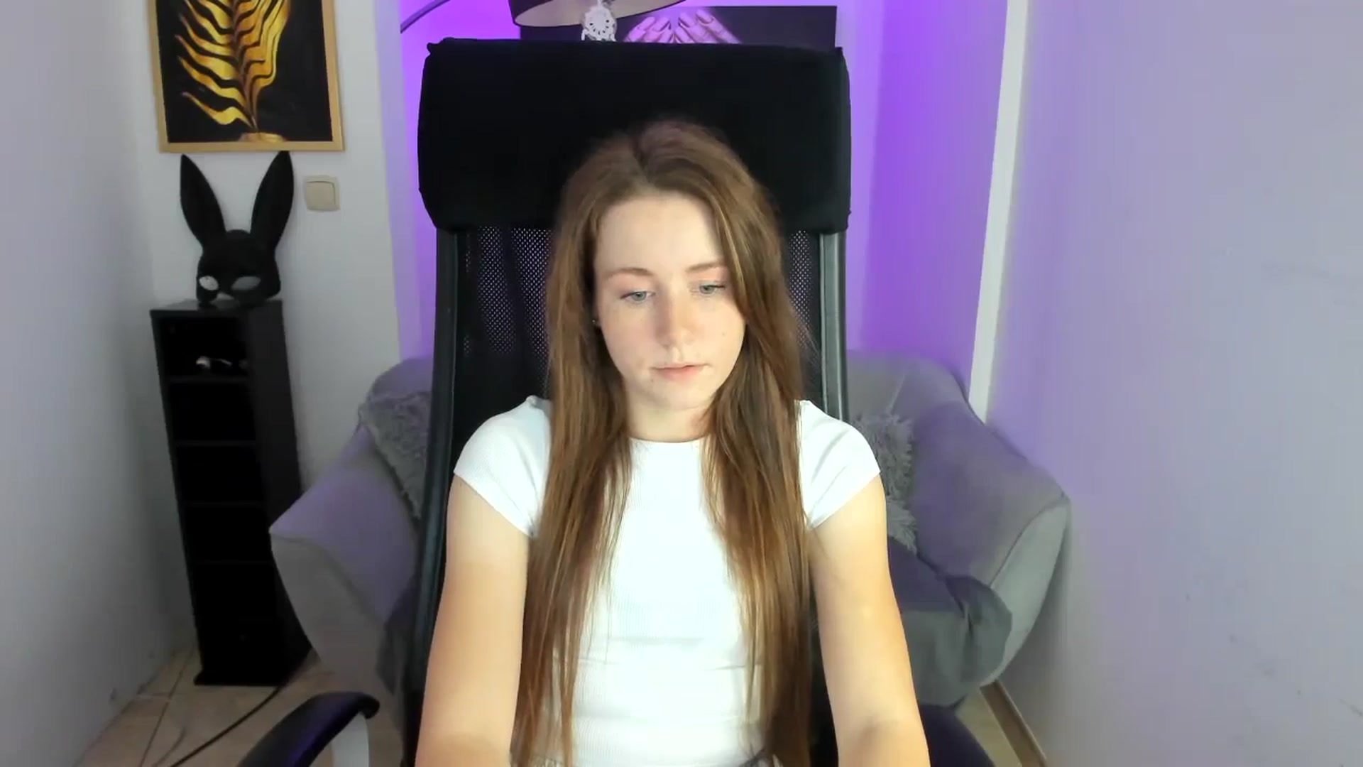 Gallery image thumbnail from Moonshinee's myfreecams stream on, 11/25/2024, 16:02 image 18 of 20