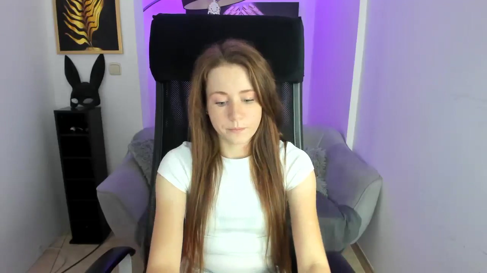 Gallery image thumbnail from Moonshinee's myfreecams stream on, 11/25/2024, 16:02 image 7 of 20