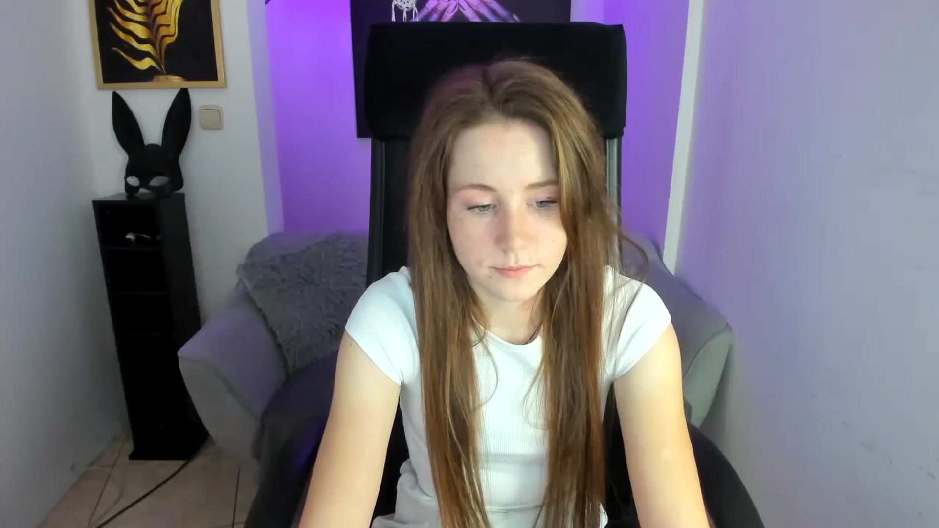 Gallery image thumbnail from Moonshinee's myfreecams stream on, 11/25/2024, 17:17 image 14 of 20