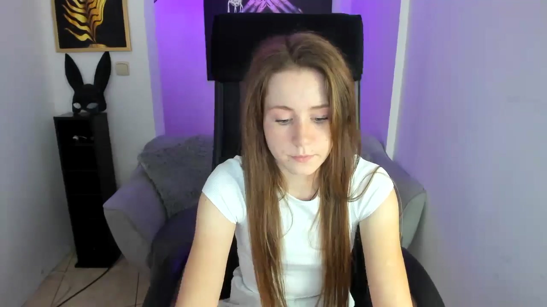 Gallery image thumbnail from Moonshinee's myfreecams stream on, 11/25/2024, 17:17 image 13 of 20