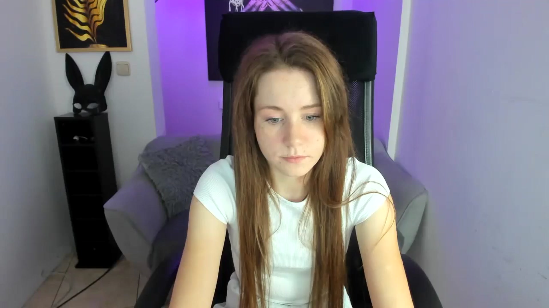 Gallery image thumbnail from Moonshinee's myfreecams stream on, 11/25/2024, 17:17 image 5 of 20
