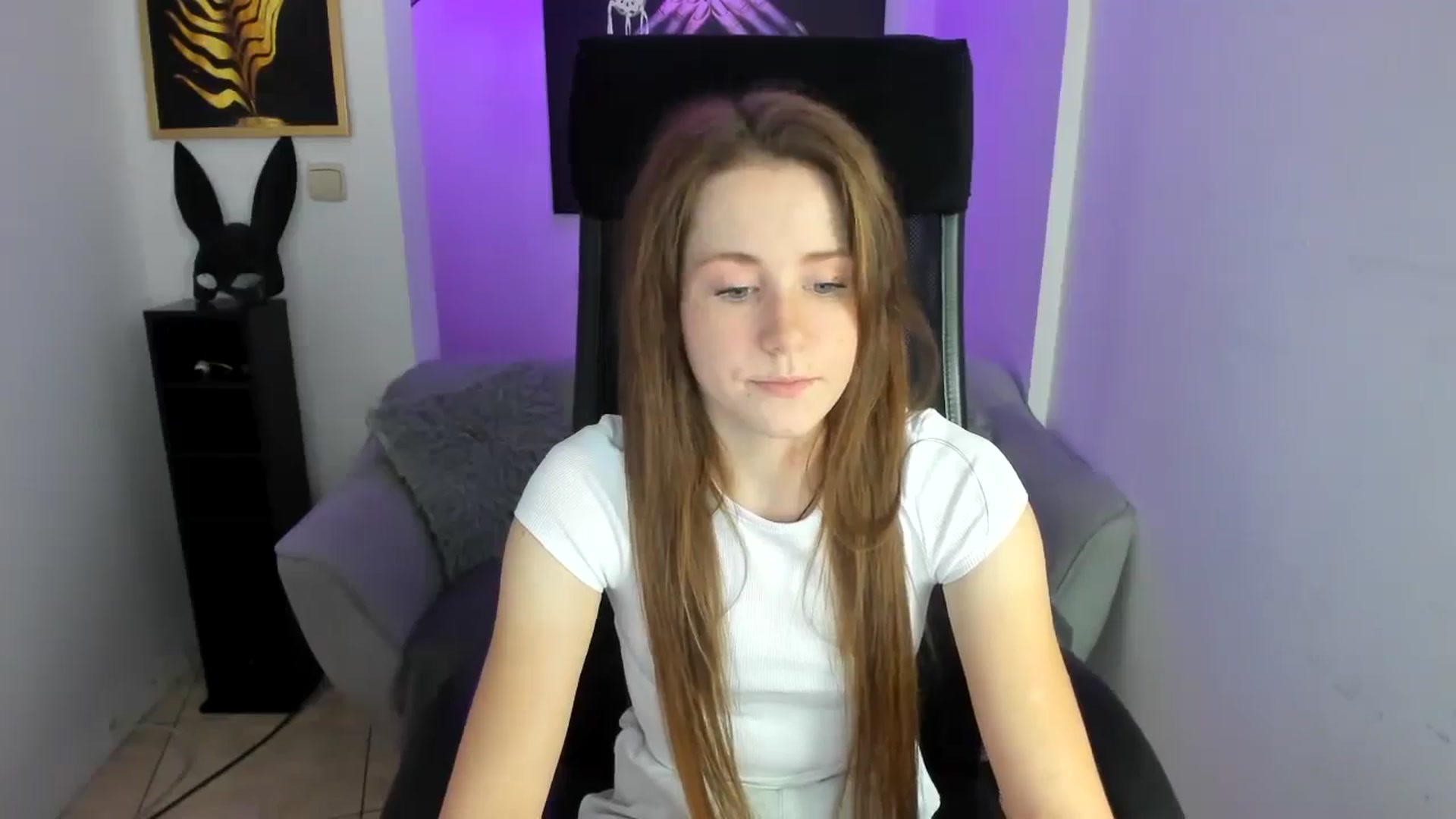 Gallery image thumbnail from Moonshinee's myfreecams stream on, 11/25/2024, 17:17 image 9 of 20