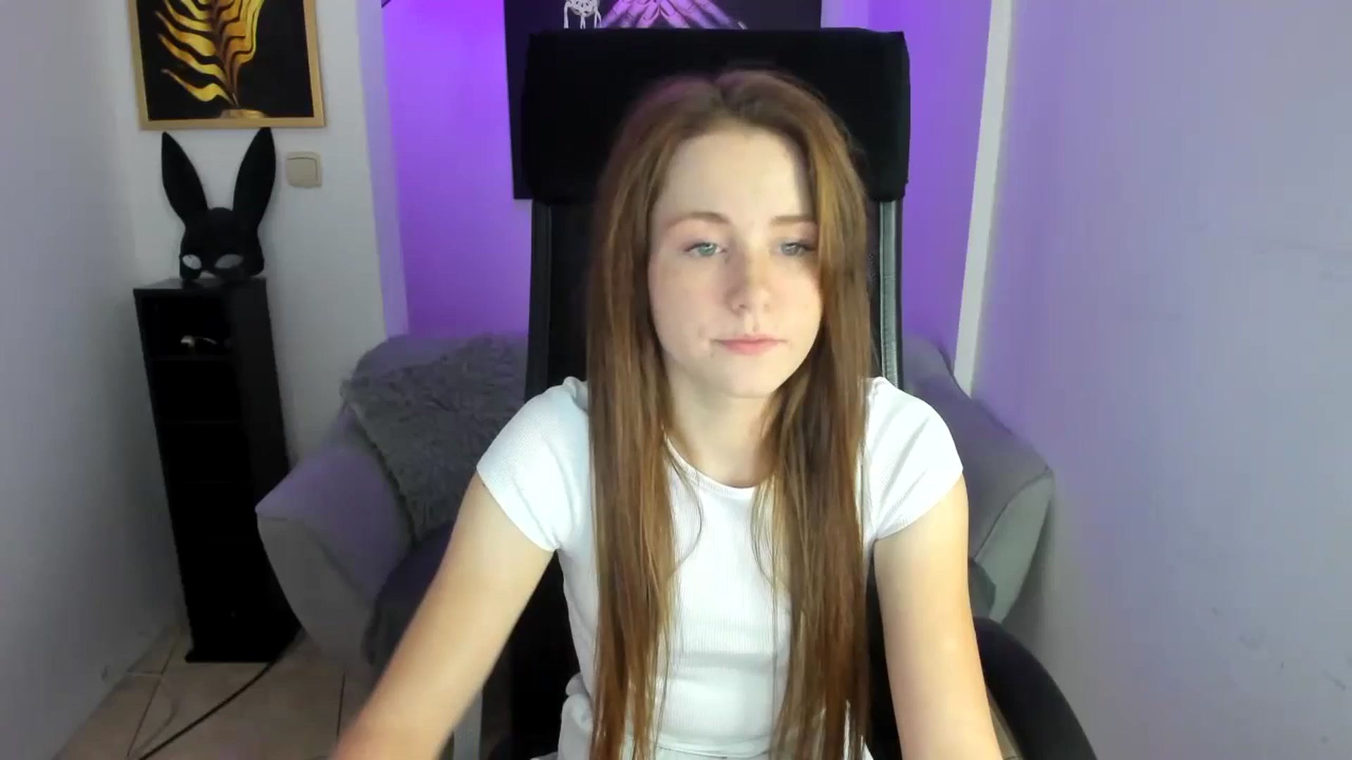 Gallery image thumbnail from Moonshinee's myfreecams stream on, 11/25/2024, 17:17 image 1 of 20