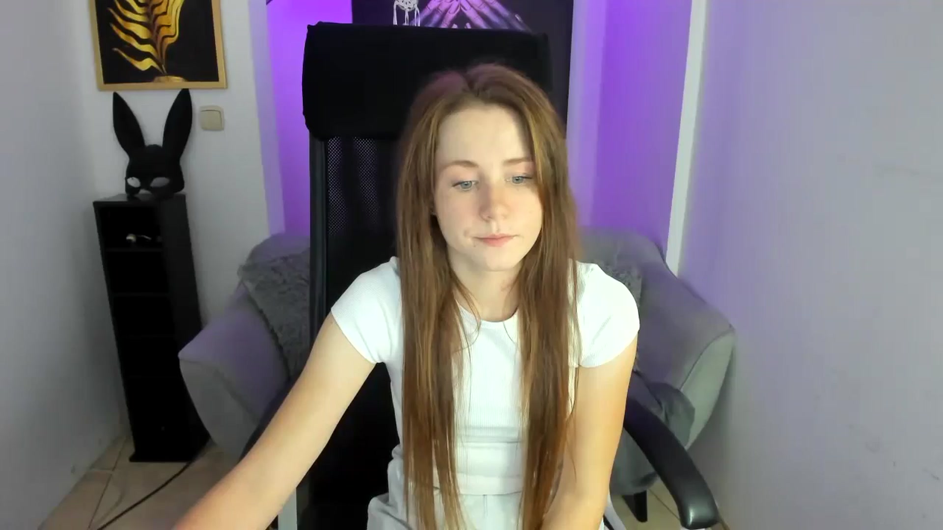 Gallery image thumbnail from Moonshinee's myfreecams stream on, 11/25/2024, 17:17 image 20 of 20