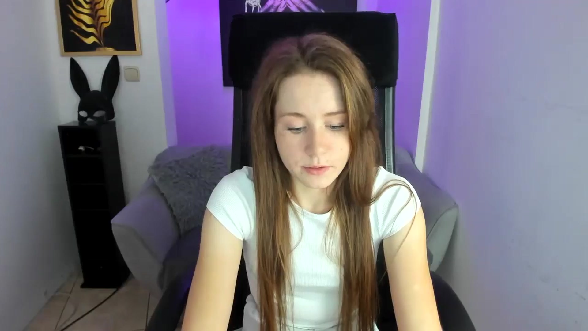 Gallery image thumbnail from Moonshinee's myfreecams stream on, 11/25/2024, 17:17 image 4 of 20