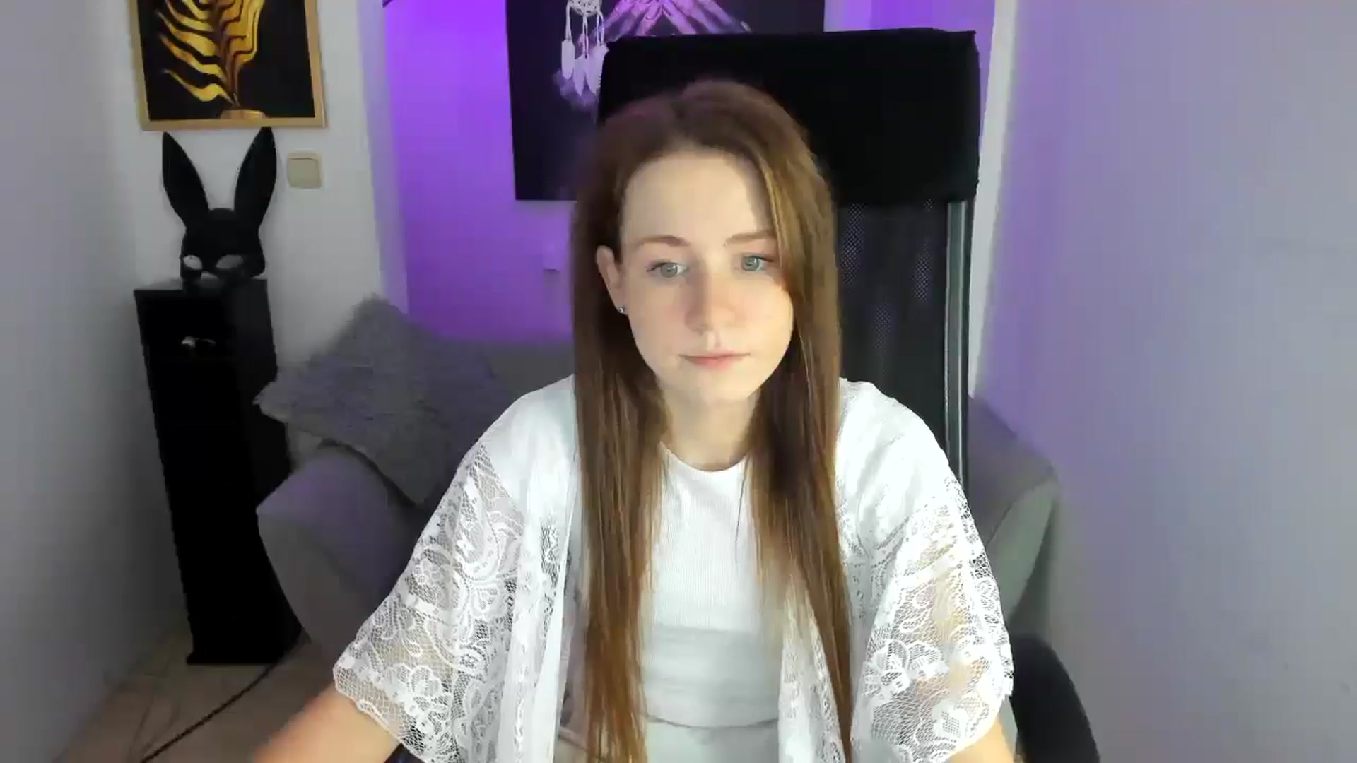 Gallery image thumbnail from Moonshinee's myfreecams stream on, 11/25/2024, 18:24 image 9 of 20