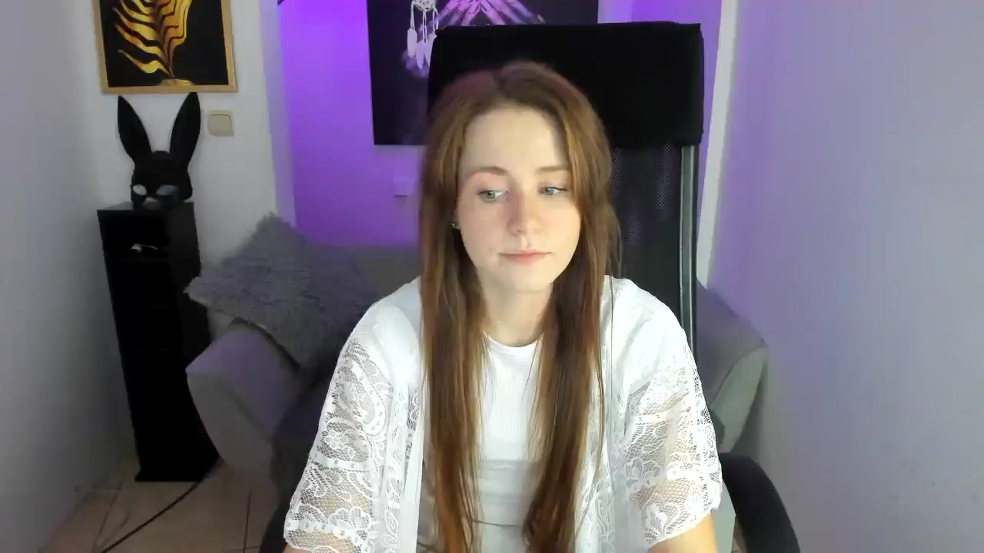 Gallery image thumbnail from Moonshinee's myfreecams stream on, 11/25/2024, 18:24 image 19 of 20