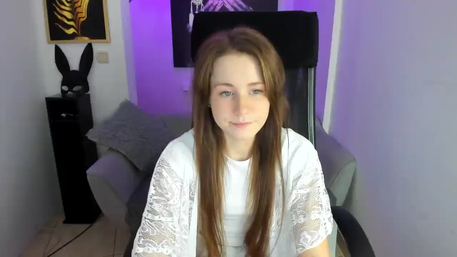 Gallery image thumbnail from Moonshinee's myfreecams stream on, 11/25/2024, 18:24 image 18 of 20