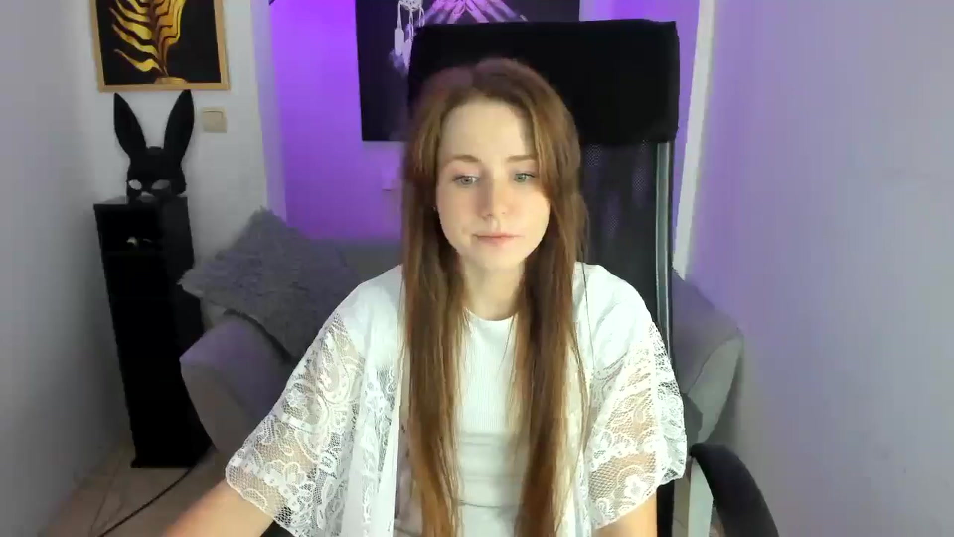 Gallery image thumbnail from Moonshinee's myfreecams stream on, 11/25/2024, 18:24 image 17 of 20