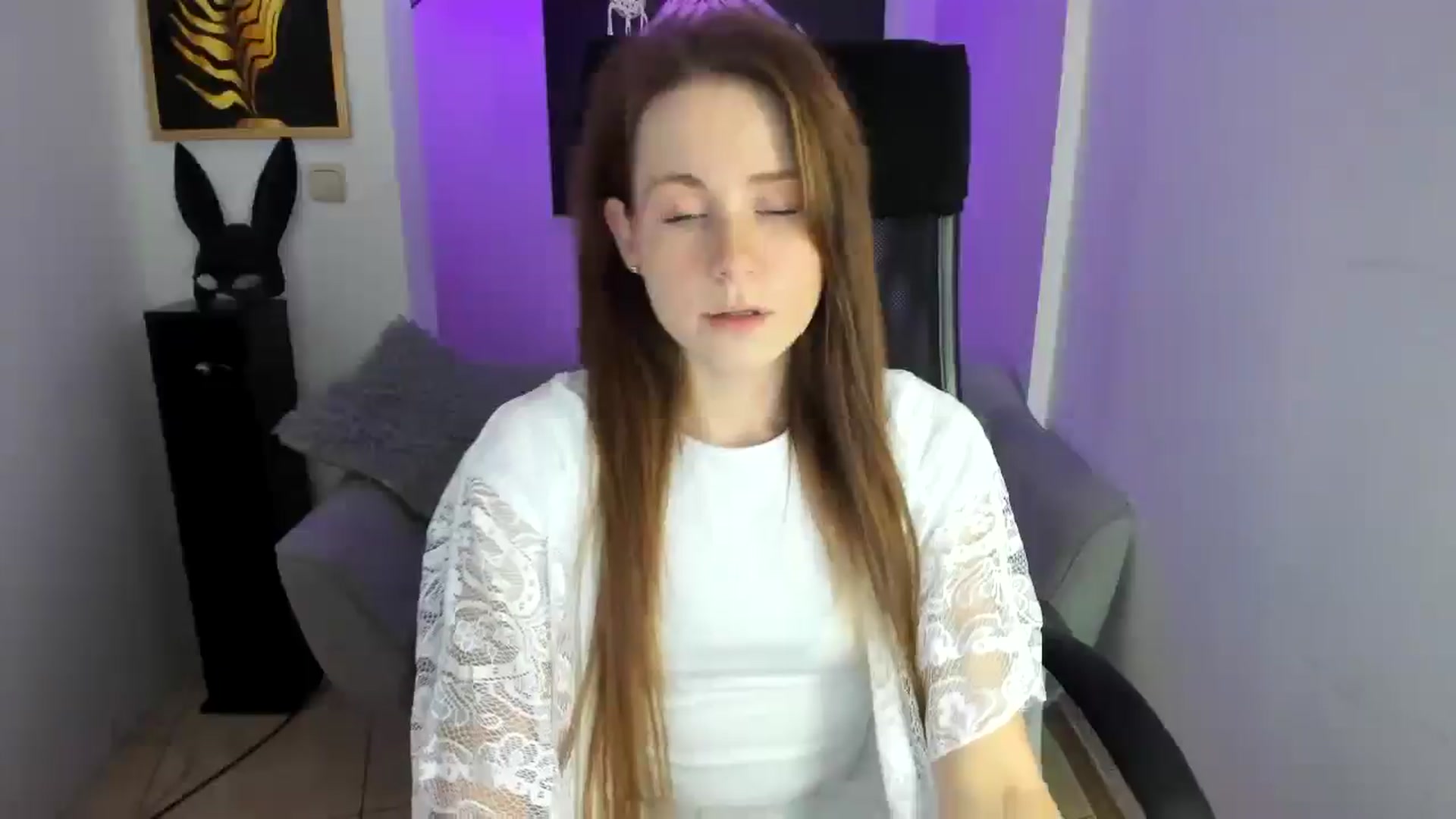 Gallery image thumbnail from Moonshinee's myfreecams stream on, 11/25/2024, 18:24 image 2 of 20