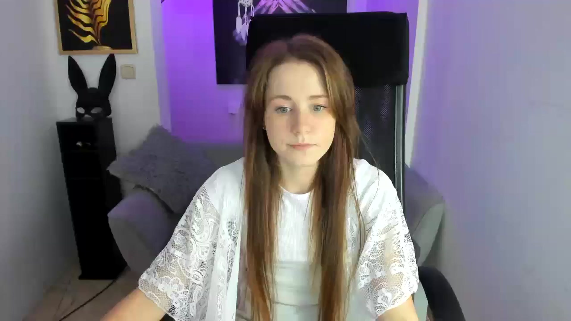 Gallery image thumbnail from Moonshinee's myfreecams stream on, 11/25/2024, 18:24 image 14 of 20