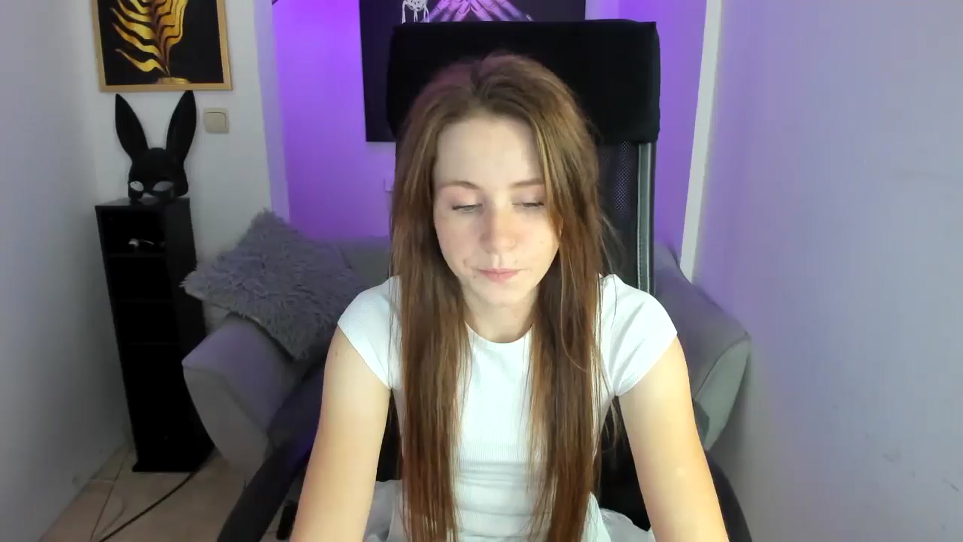 Gallery image thumbnail from Moonshinee's myfreecams stream on, 11/25/2024, 19:05 image 10 of 20