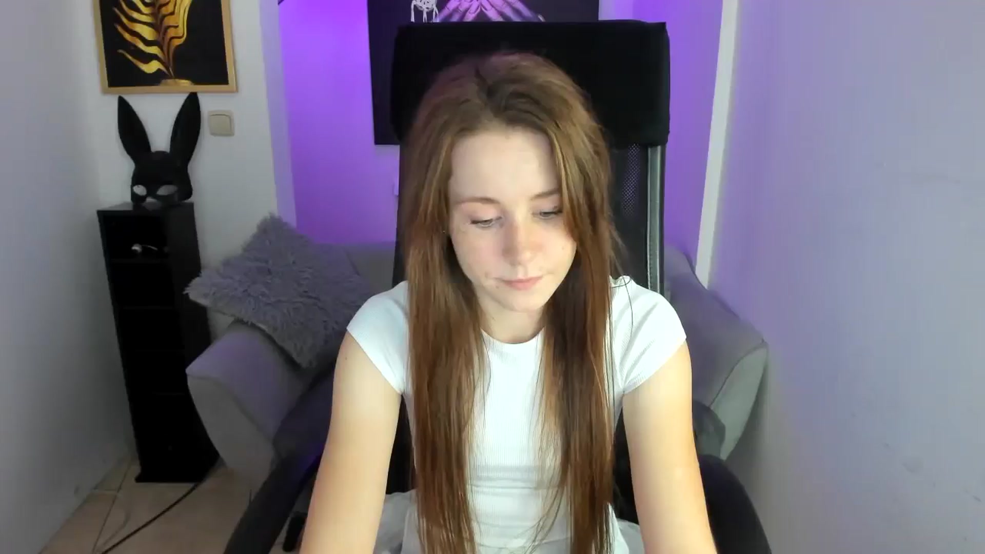 Gallery image thumbnail from Moonshinee's myfreecams stream on, 11/25/2024, 19:05 image 12 of 20