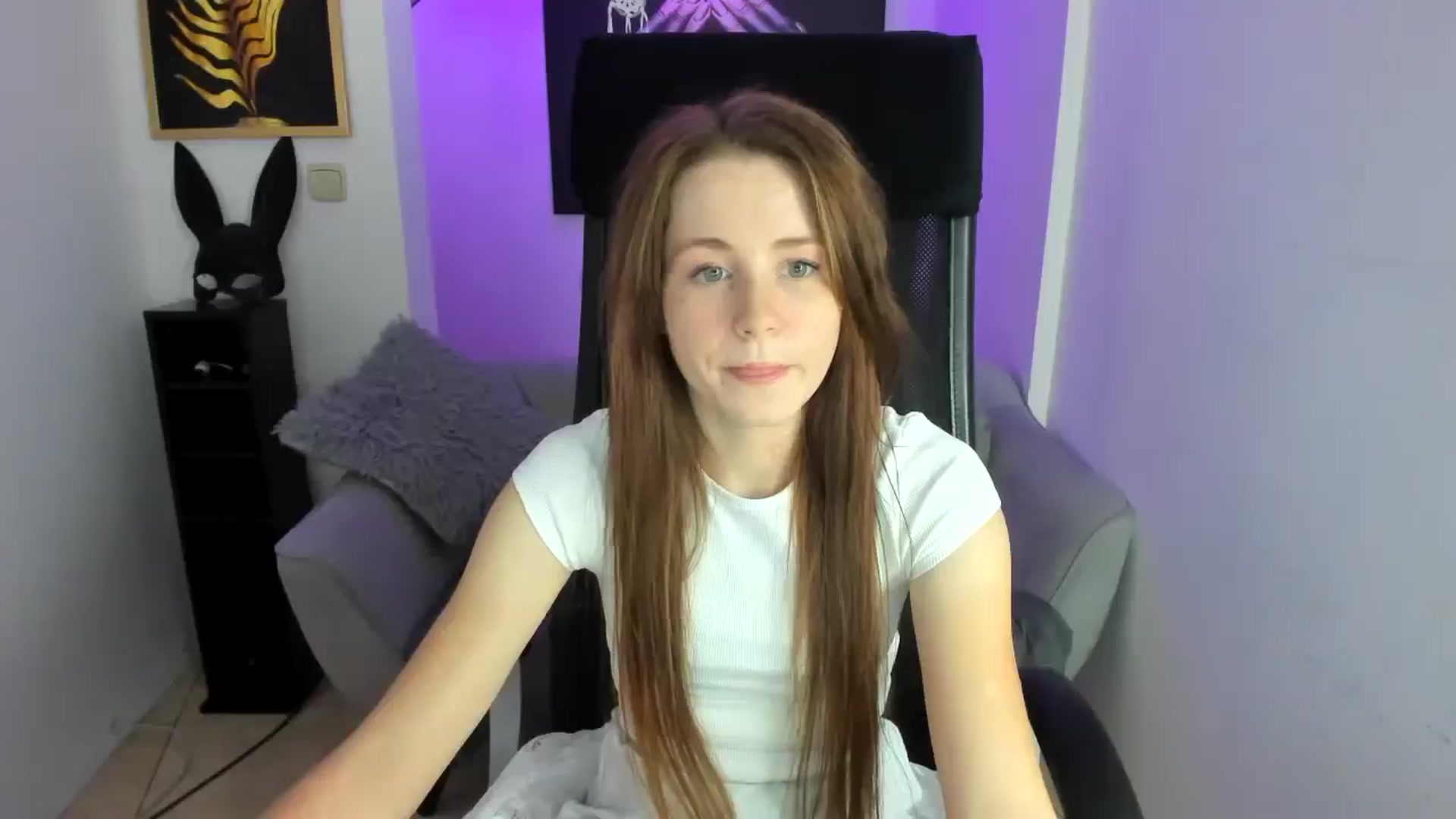 Gallery image thumbnail from Moonshinee's myfreecams stream on, 11/25/2024, 19:05 image 3 of 20