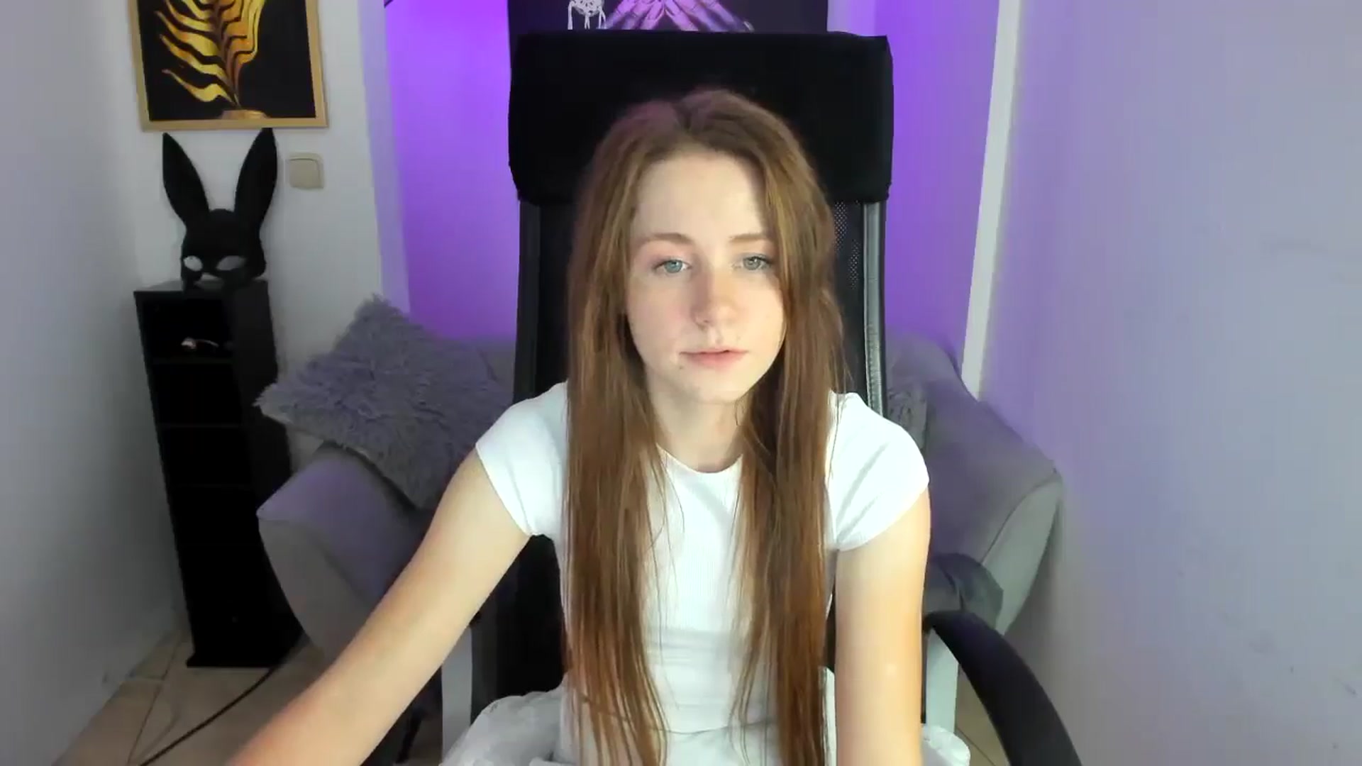 Gallery image thumbnail from Moonshinee's myfreecams stream on, 11/25/2024, 19:05 image 19 of 20
