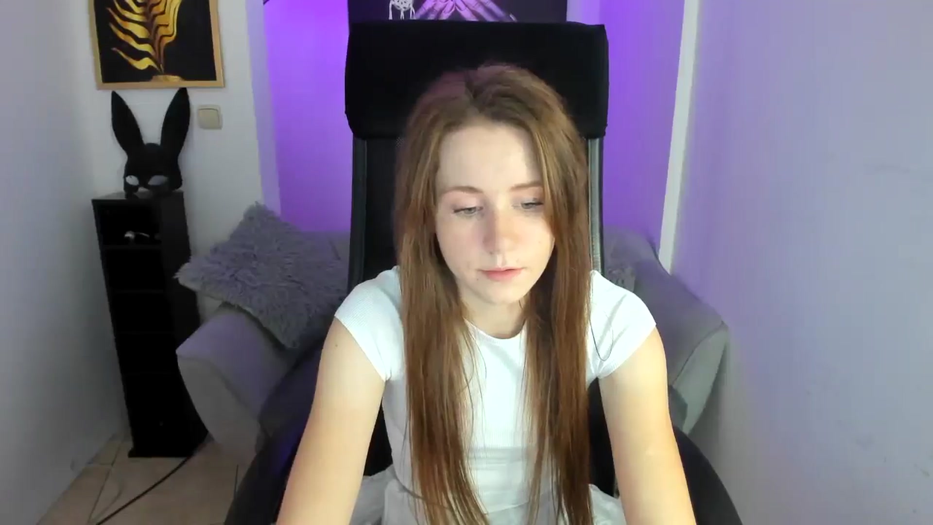 Gallery image thumbnail from Moonshinee's myfreecams stream on, 11/25/2024, 19:05 image 17 of 20