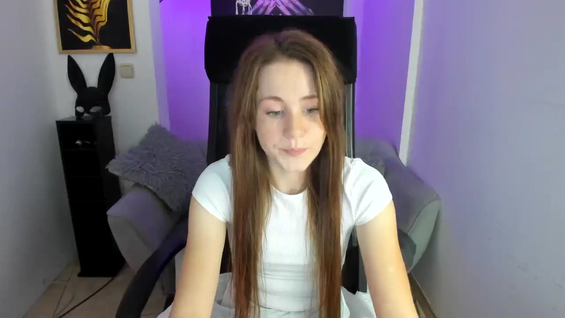 Gallery image thumbnail from Moonshinee's myfreecams stream on, 11/25/2024, 19:05 image 20 of 20