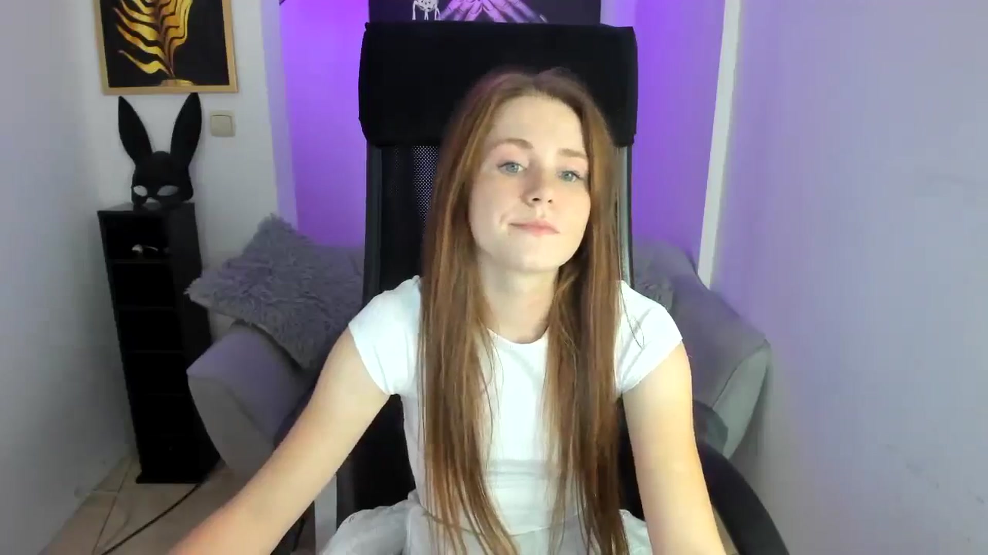 Gallery image thumbnail from Moonshinee's myfreecams stream on, 11/25/2024, 19:05 image 16 of 20
