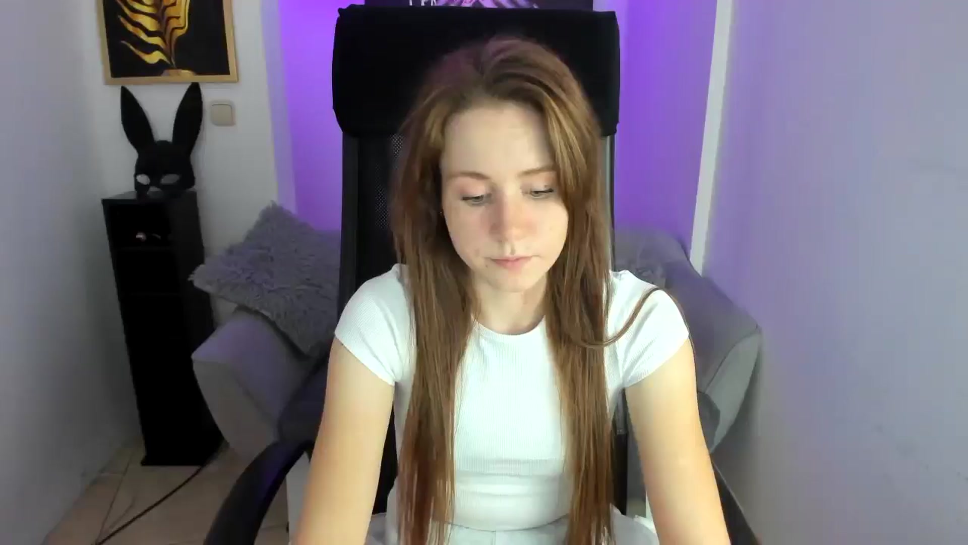 Gallery image thumbnail from Moonshinee's myfreecams stream on, 11/25/2024, 19:53 image 1 of 20