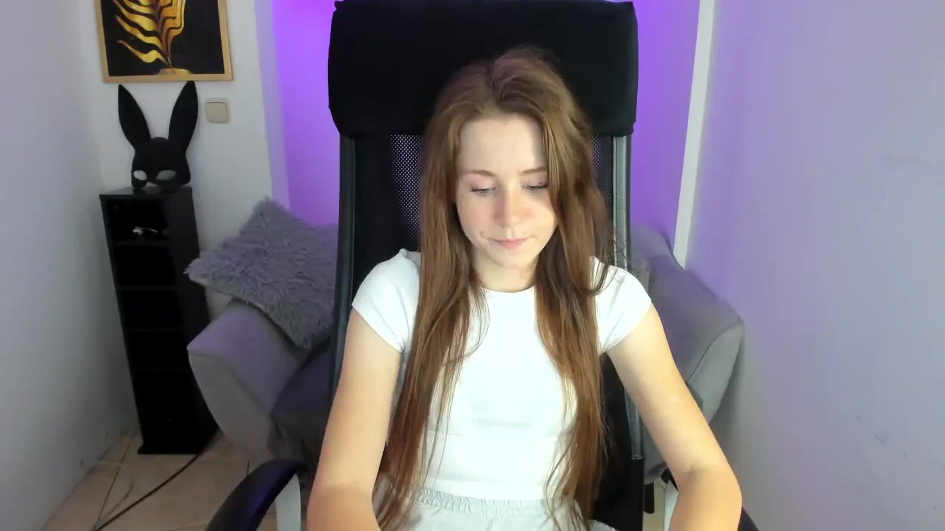 Gallery image thumbnail from Moonshinee's myfreecams stream on, 11/25/2024, 19:53 image 15 of 20