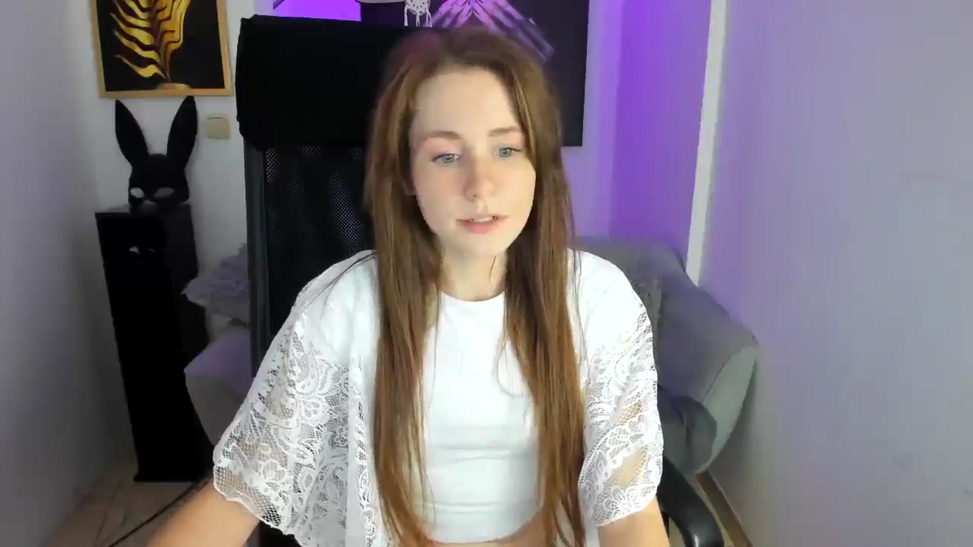 Gallery image thumbnail from Moonshinee's myfreecams stream on, 11/25/2024, 20:16 image 9 of 20