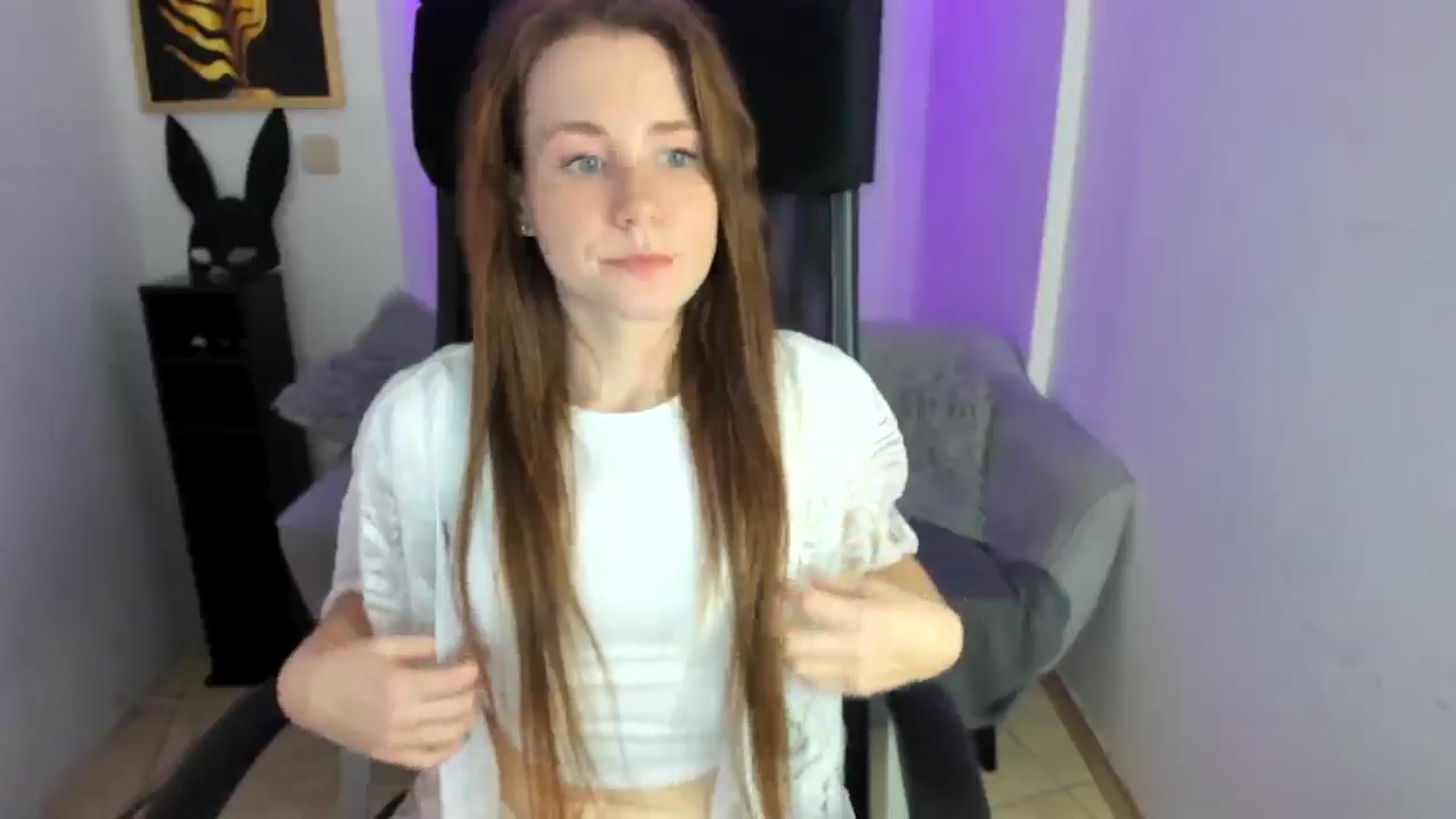 Gallery image thumbnail from Moonshinee's myfreecams stream on, 11/25/2024, 21:02 image 19 of 20