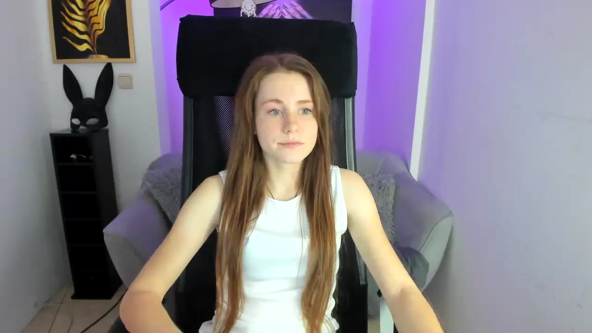 Gallery image thumbnail from Moonshinee's myfreecams stream on, 11/26/2024, 13:24 image 14 of 20